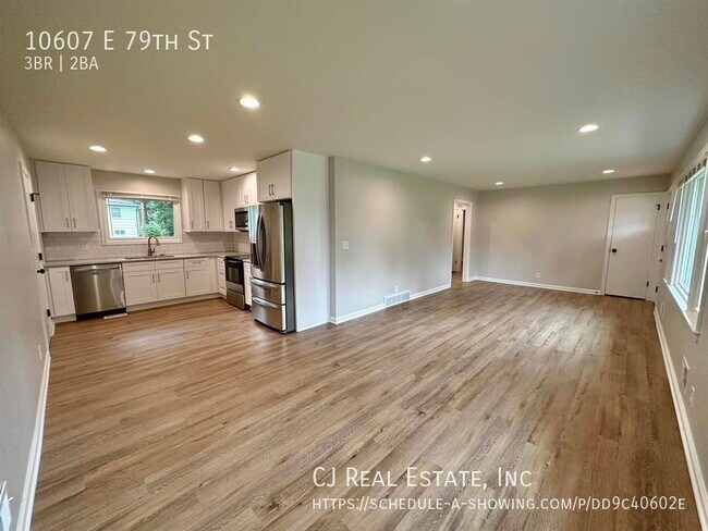 Foto del edificio - 10607 E 79th St