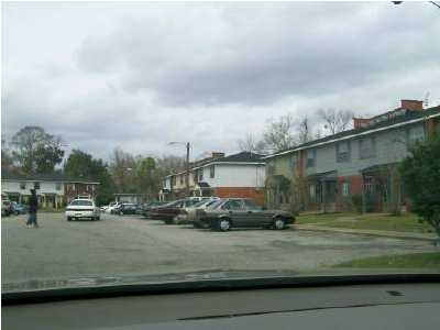 Building Photo - Townhouse Square