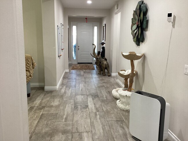 Foto del edificio - 30272 Rustler Way