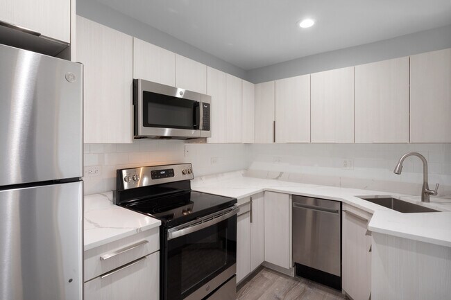 Foto del edificio - 6826 N Ridge Blvd