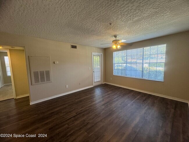 Foto del edificio - 7667 N Wickham Rd