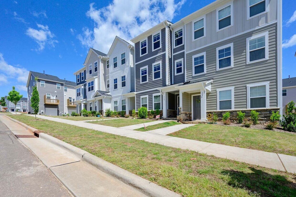 Primary Photo - Like new near downtown Wake Forest! First ...