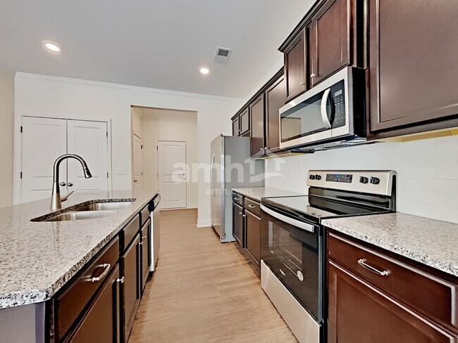 Foto del edificio - 593 Woodall Rd