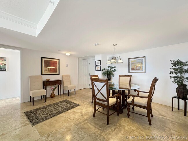 Building Photo - 3000 N Ocean Dr