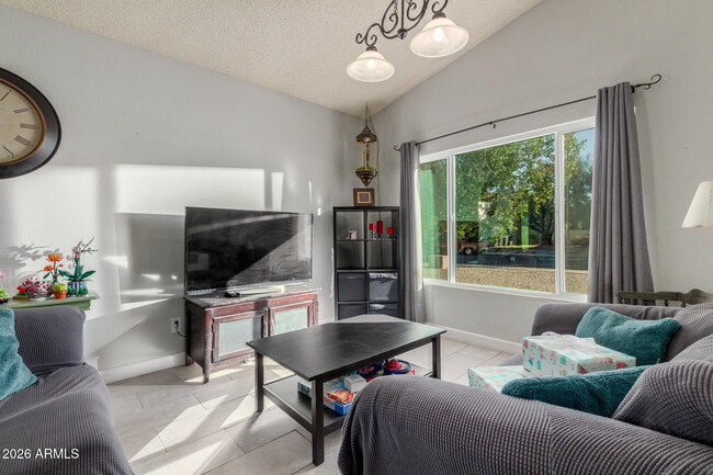 Foto del edificio - 5210 E Elmwood Cir