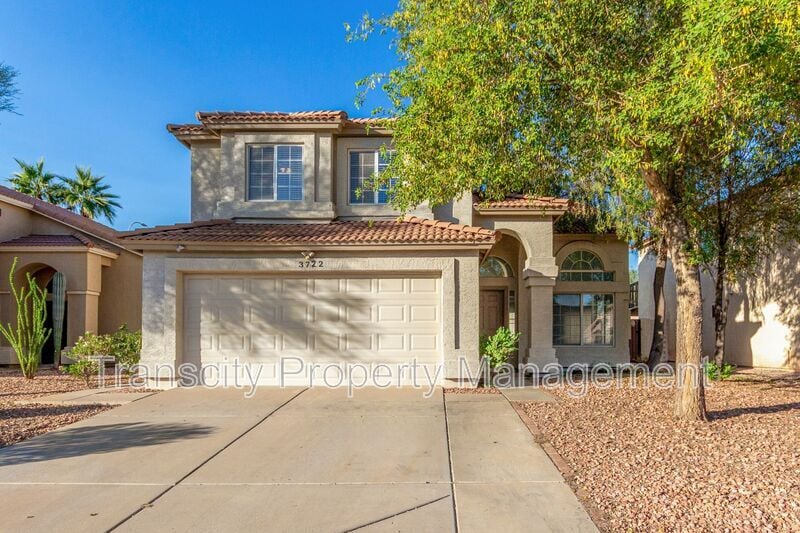 Foto principal - 3722 E Long Lake Rd