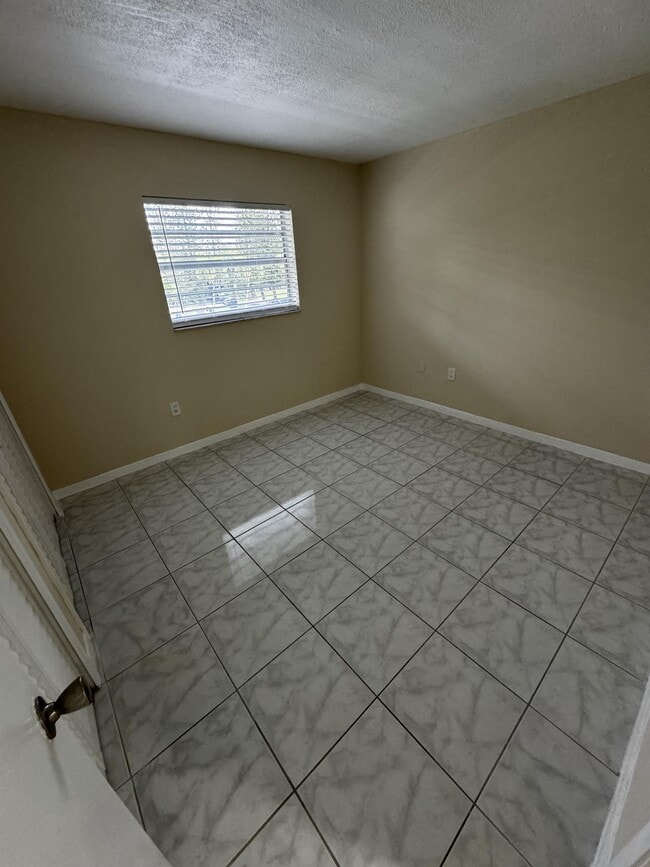 Building Photo - 8461 Springtree Dr