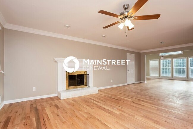 Foto del edificio - 4 Bedroom Pet-Friendly Home in Kennesaw, GA with Main Street Renewal