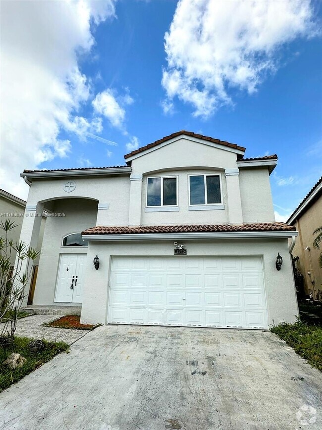 Building Photo - 1845 Vista Way