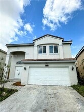Building Photo - 1845 Vista Way