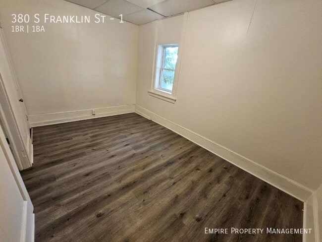 Building Photo - 380 S Franklin St
