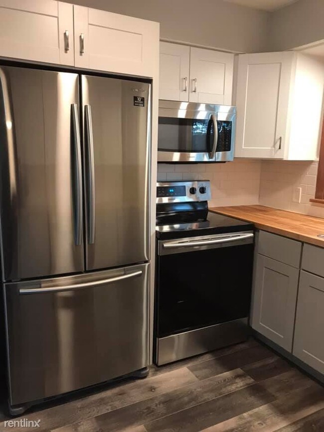 Building Photo - 3 br, 1 bath House - 1110 Highland Ave