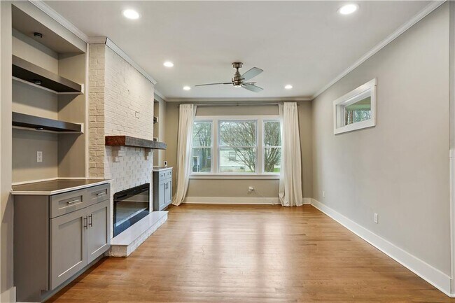 Building Photo - 1320 Westboro Dr SW
