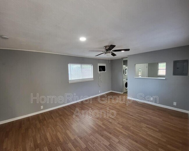 Building Photo - 2443 W Huisache Ave