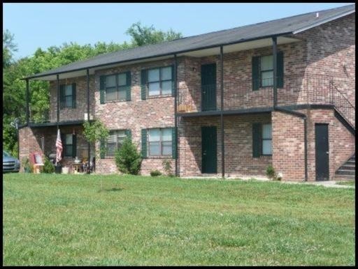 Primary Photo - 101 Foxwood And Raintree Ln