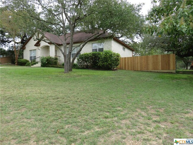 Building Photo - 619 Gloria Dr