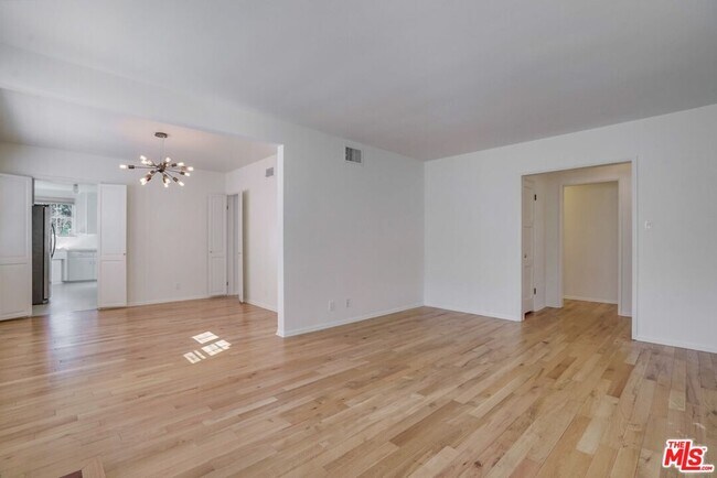 Foto del edificio - 2345 Castle Heights Ave