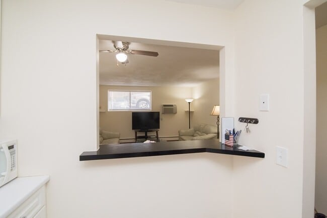 Building Photo - 900 Governors Dr