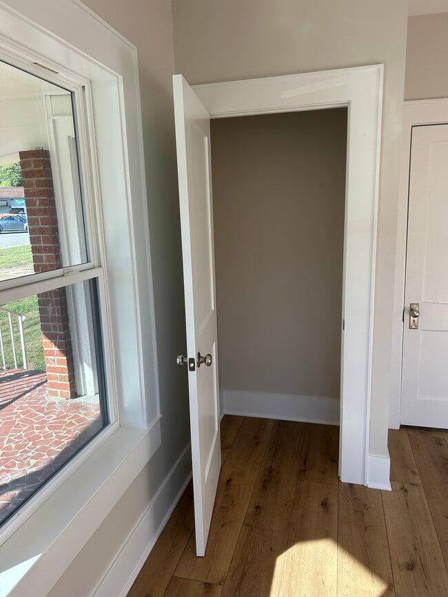 Photo - 105 Cross St House