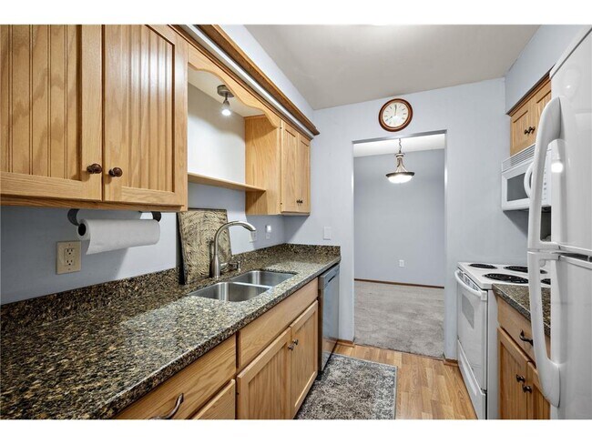 Foto del edificio - 2220 Midland Grove Rd