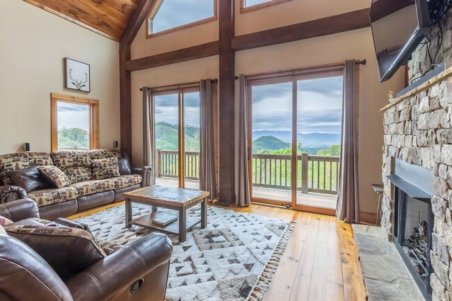Foto del edificio - 312 Overlook Ridge Rd