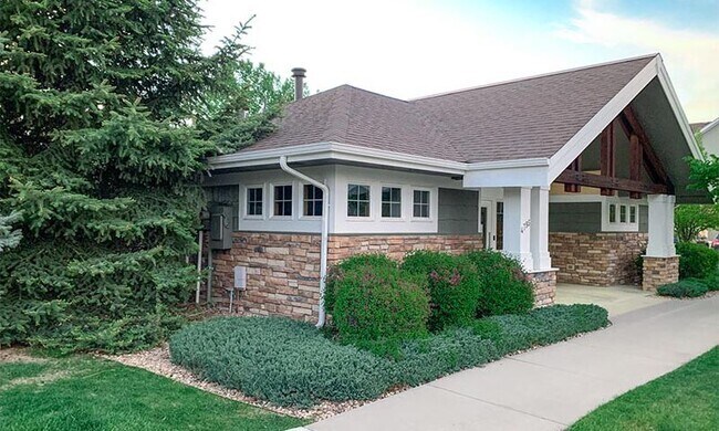 Building Photo - 4895 Hahns Peak Dr