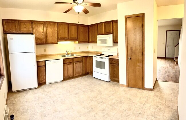 Foto del edificio - 205 Applewood Ln