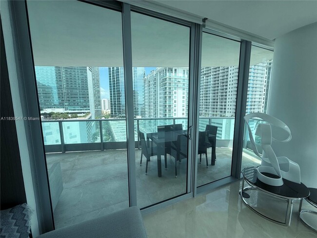 Building Photo - 1331 Brickell Bay Dr