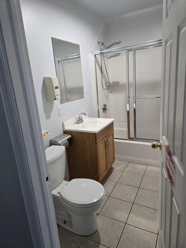 Baño completo - 61 Savoy St