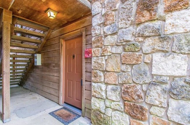 Foto del edificio - 6903 Deatonhill Dr