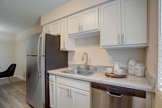 Building Photo - Indigo