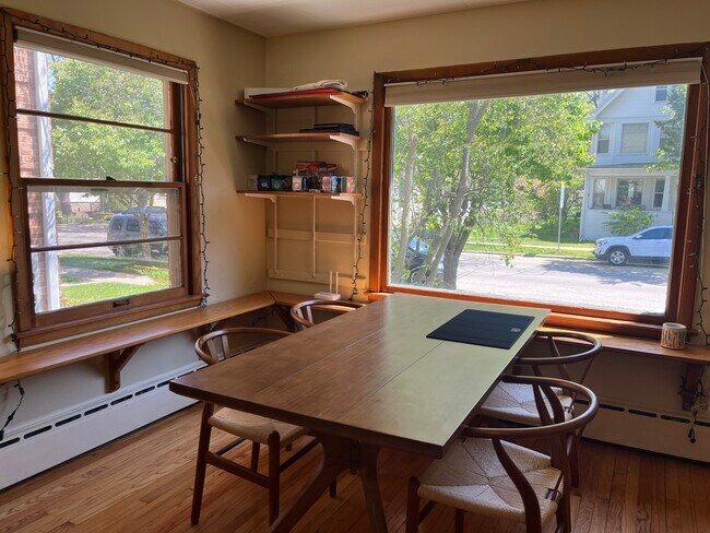 Foto del edificio - 1336 Spaight St
