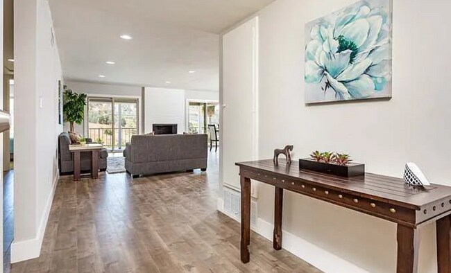 Foto del edificio - 5620 Adobe Falls Pl