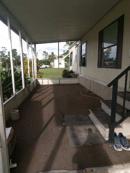 Foto del edificio - 15353 Mapletree Dr