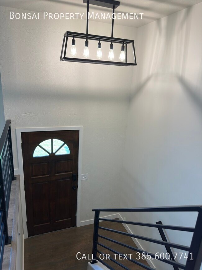Building Photo - 8625 S Spartan Dr