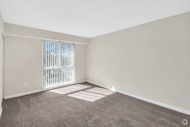 1 habitación, 1 baño - 1000 pies cuadrados - The Maury - Dormitorio - University Apartments