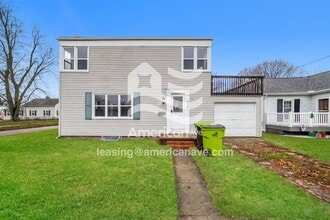 Building Photo - 120 S Cedar St