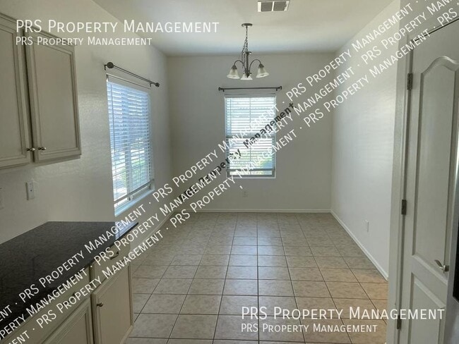 Building Photo - 3321 E Wisteria Pl