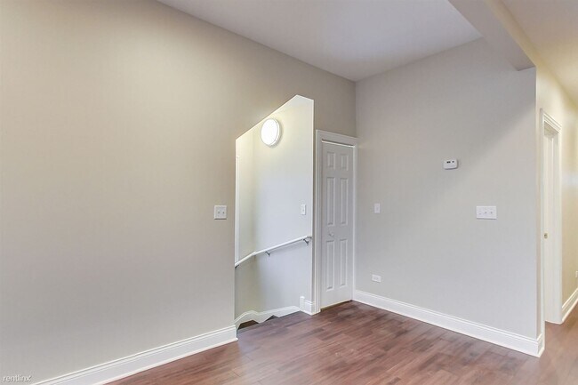 Foto del edificio - 4525 N Pulaski Rd