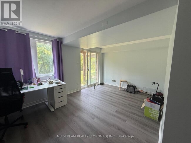 Photo du bâtiment - 8-48 Townwood Dr
