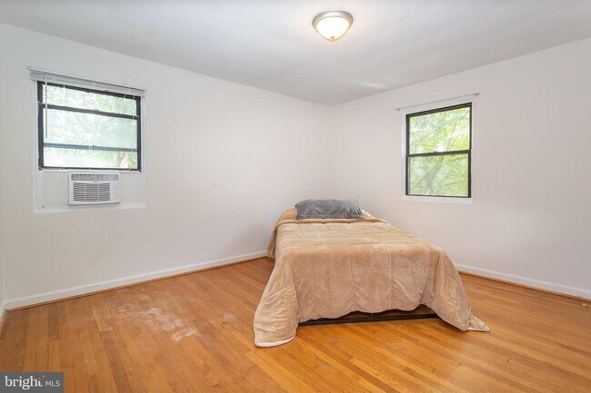 Foto del edificio - 1631 6th St NW