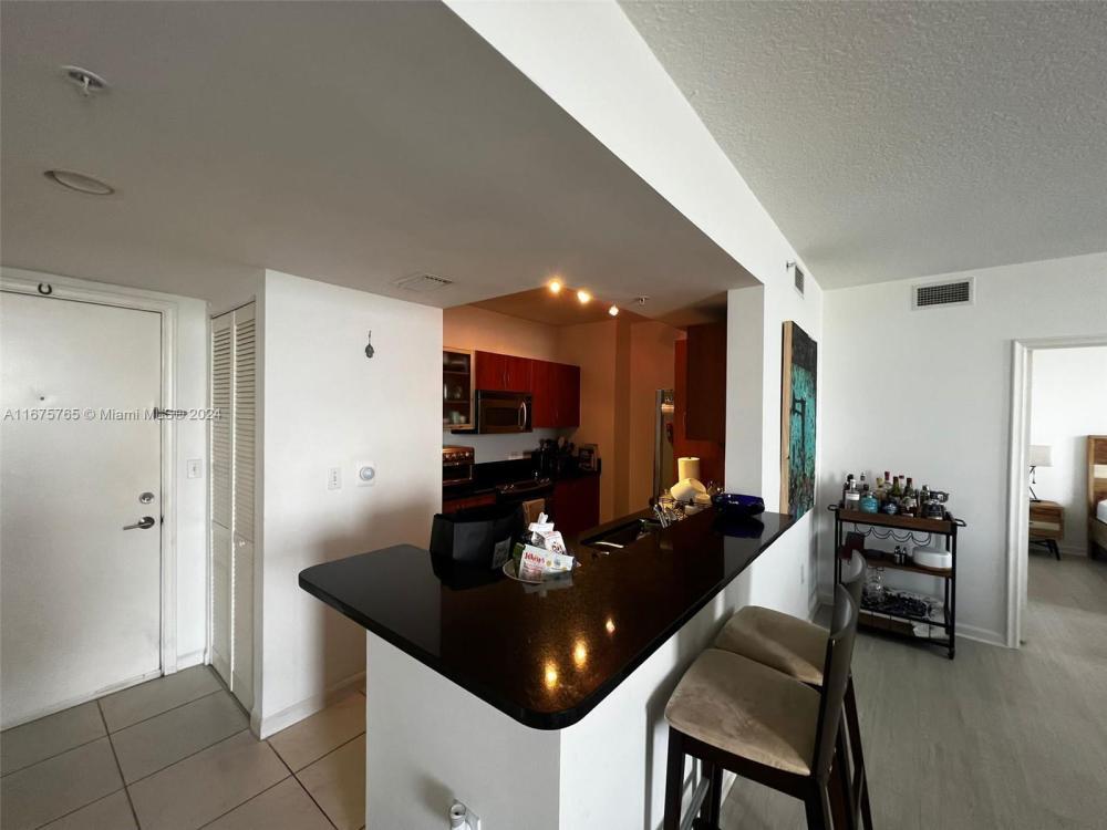 Foto principal - 2 bedroom in Hollywood FL 33180