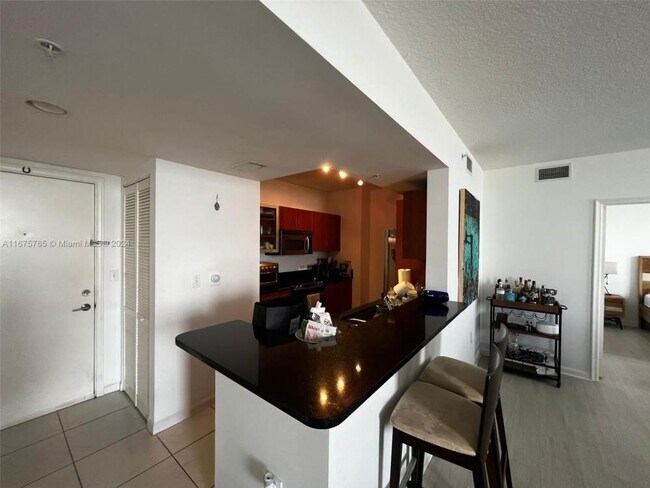 2 bedroom in Hollywood FL 33180 - 2 bedroom in Hollywood FL 33180 Apartment