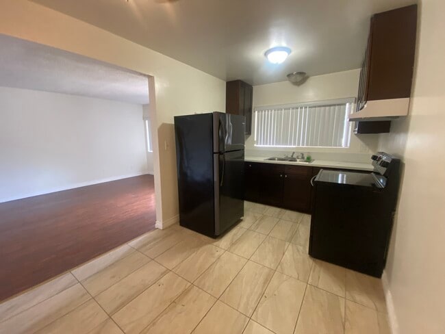 Foto del edificio - 327 Burchett St