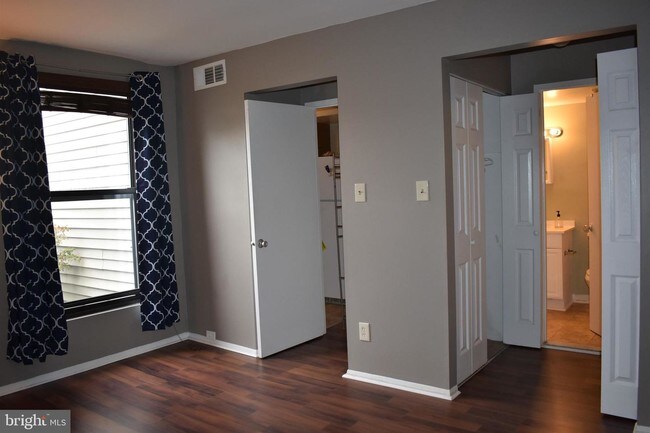 Building Photo - 122 Duvall Ln