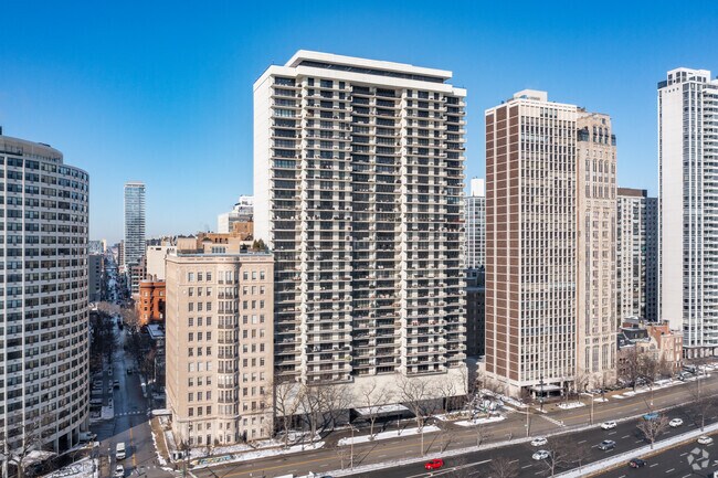 Foto del edificio - 1212 Lake Shore Dr