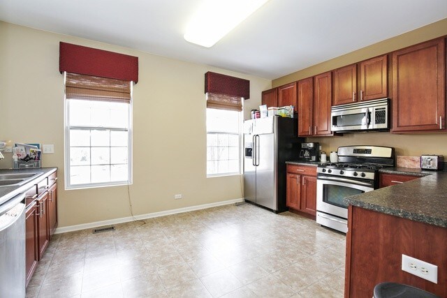 Building Photo - 272 Comstock Dr