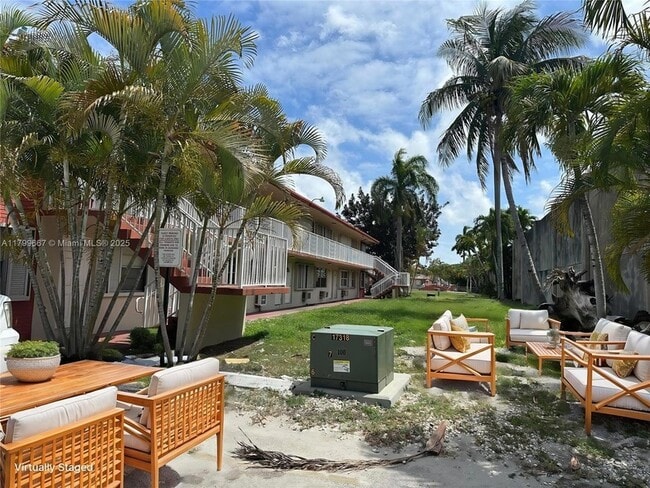 Building Photo - 2916 Funston St