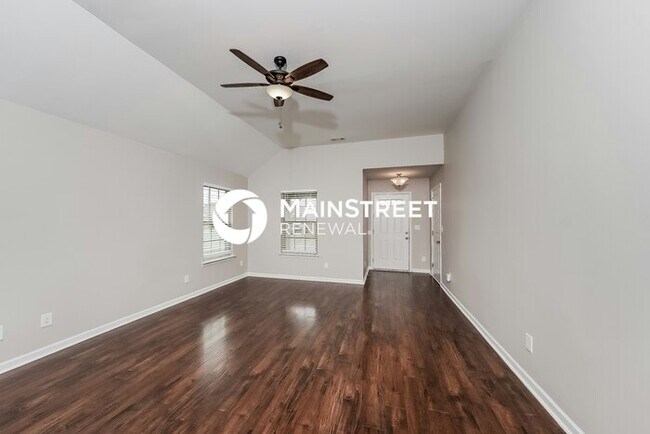 Foto del edificio - 3 Bedroom Pet-Friendly Home in FULTONDALE, AL with Main Street Renewal