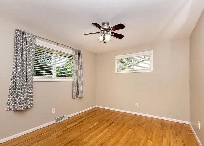 Building Photo - 4930 Qualla Dr